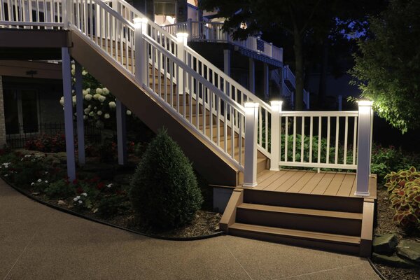 3½ in x 3½ in. (4 in. x 4 in. Wood) White Solar Post Cap Light - White LED
